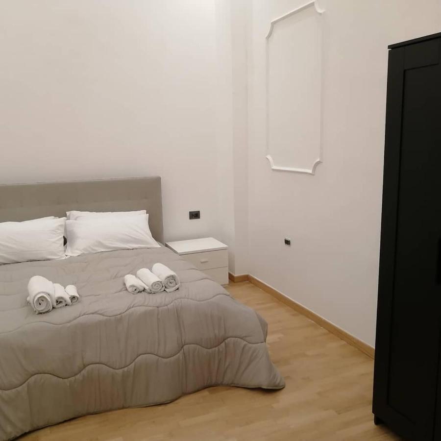 La Dimora Dei Borbone Apartment Napoli Bagian luar foto