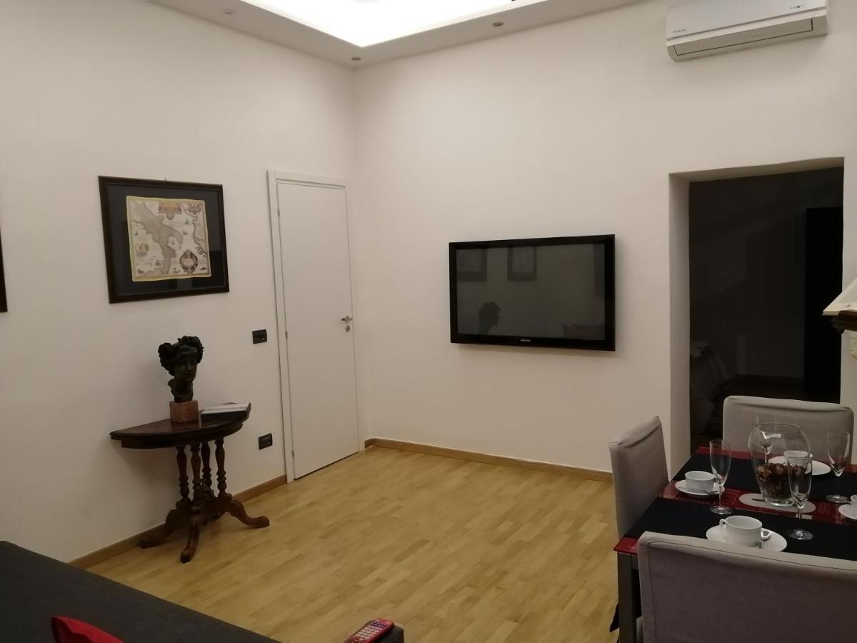La Dimora Dei Borbone Apartment Napoli Bagian luar foto
