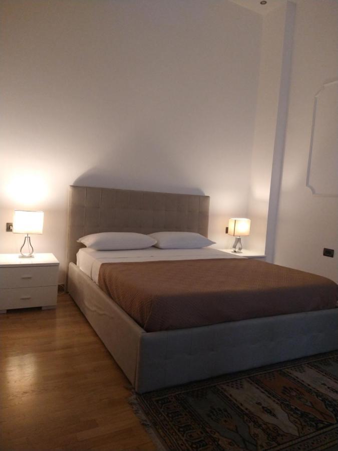 La Dimora Dei Borbone Apartment Napoli Bagian luar foto