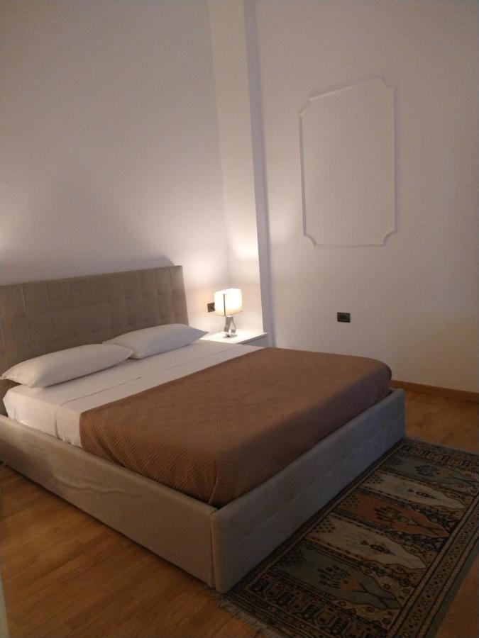 La Dimora Dei Borbone Apartment Napoli Bagian luar foto